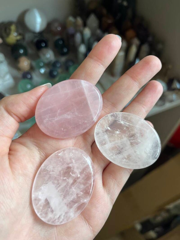 Rozenkwarts worry stone