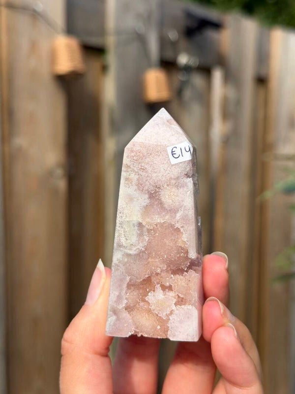Roze chalcedoon toren nr. 2