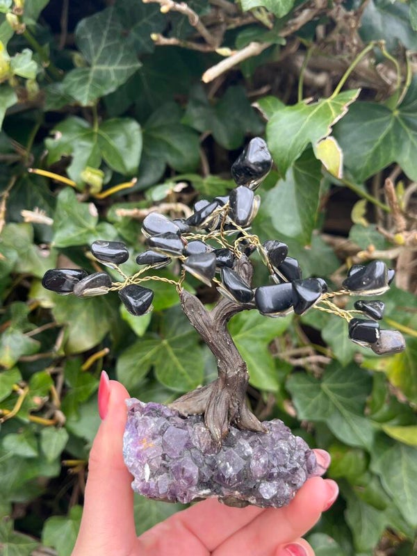 Zwarte obsidiaan boom met amethist