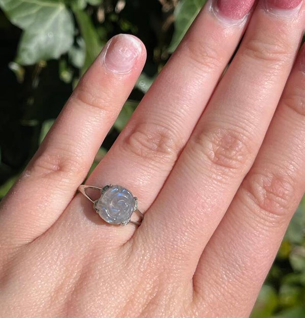 Labradoriet roos ring zilverkleurig