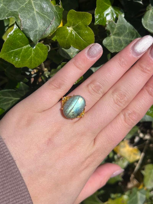 Labradoriet ring goudkleurig