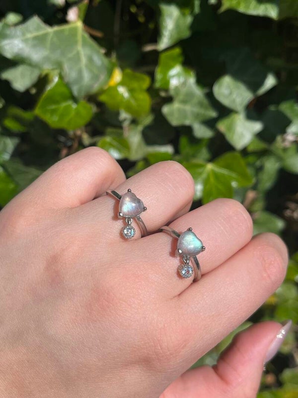 Labradoriet ring hart zilverkleurig
