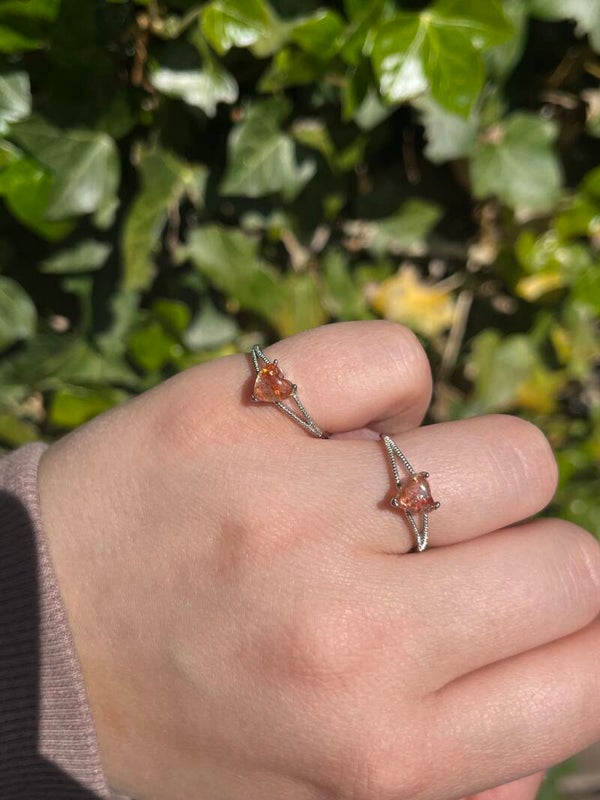 Zonnesteen hartje ring zilverkleurig
