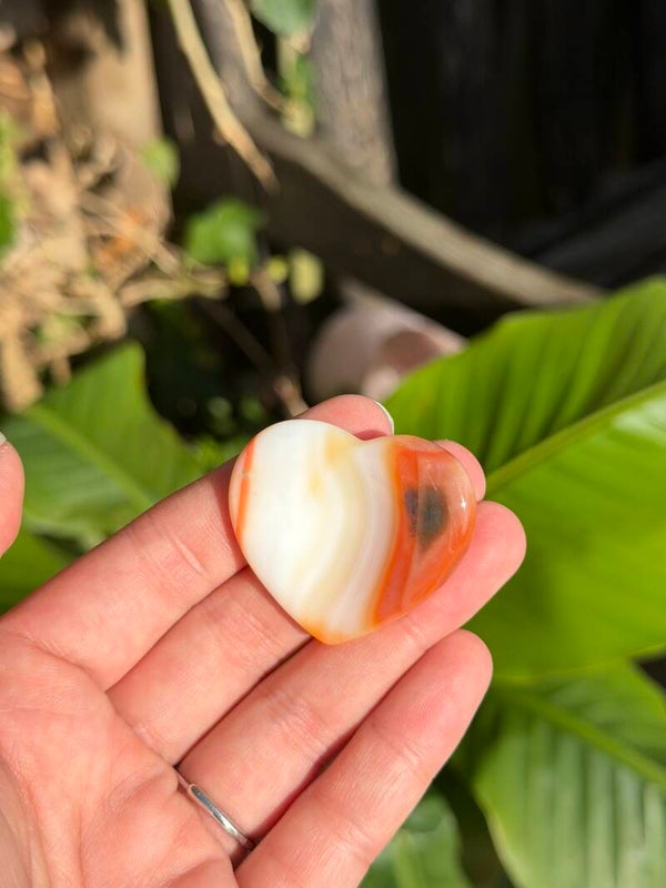 Carneool hart worry stone