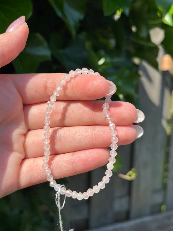 Rozenkwarts armband facet geslepen 4MM