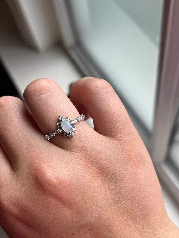 Opaal ring zilverkleurig