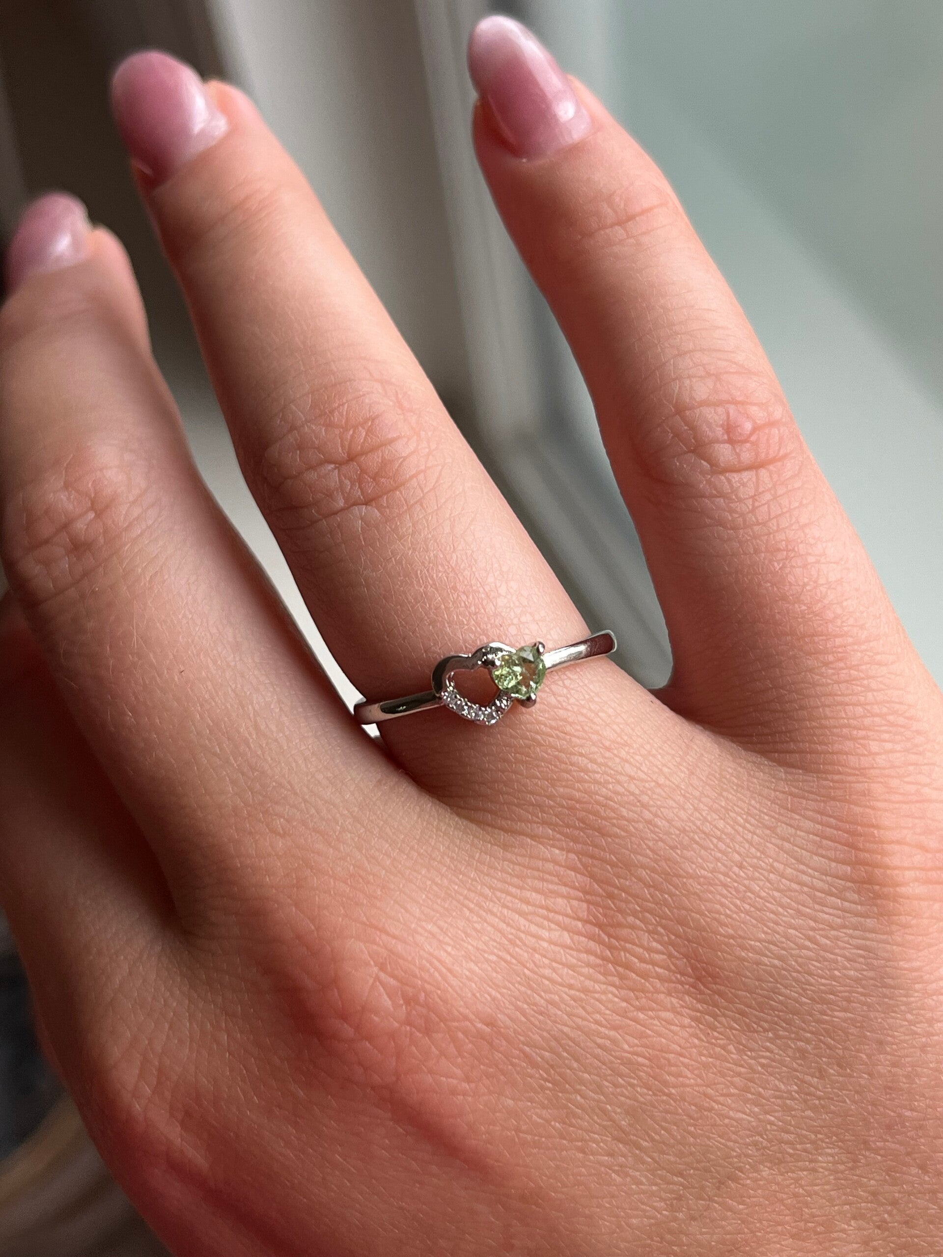 Groene toermalijn ring zilverkleurig