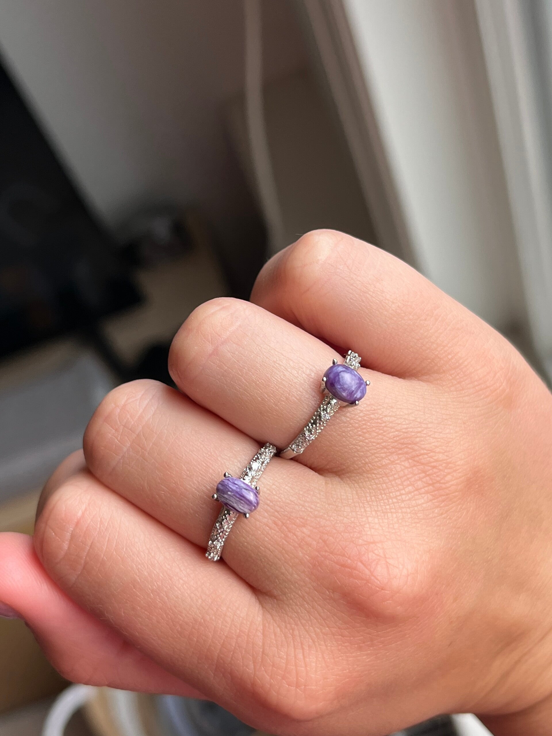 Charoiet ring zilverkleurig
