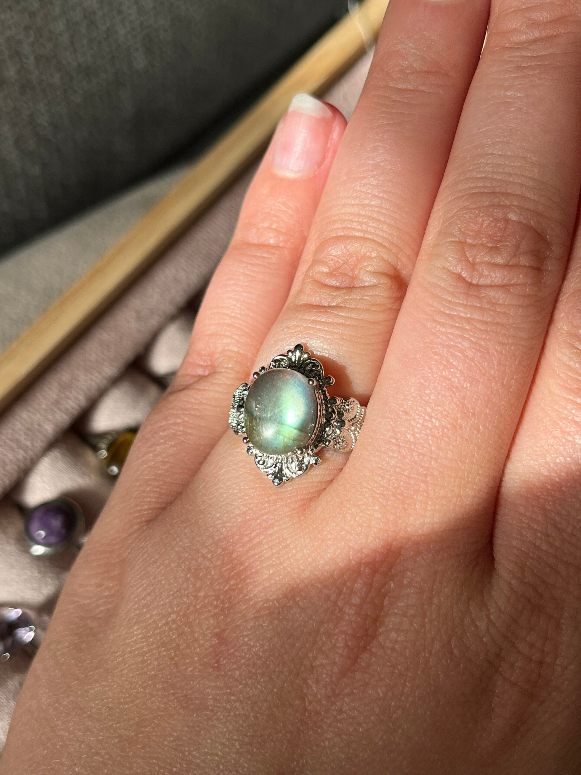 Labradoriet ring zilverkleurig