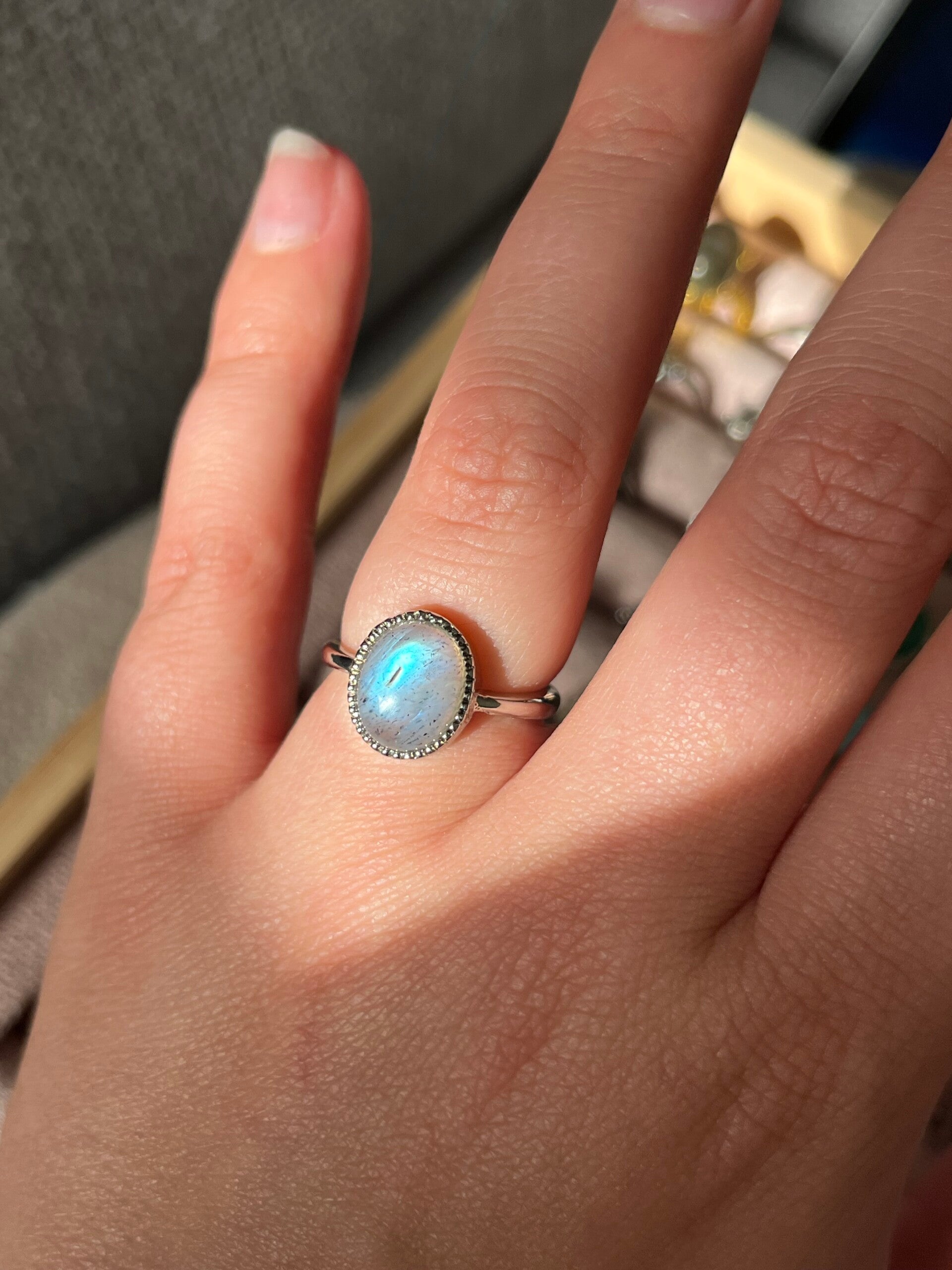 Labradoriet ring zilverkleurig