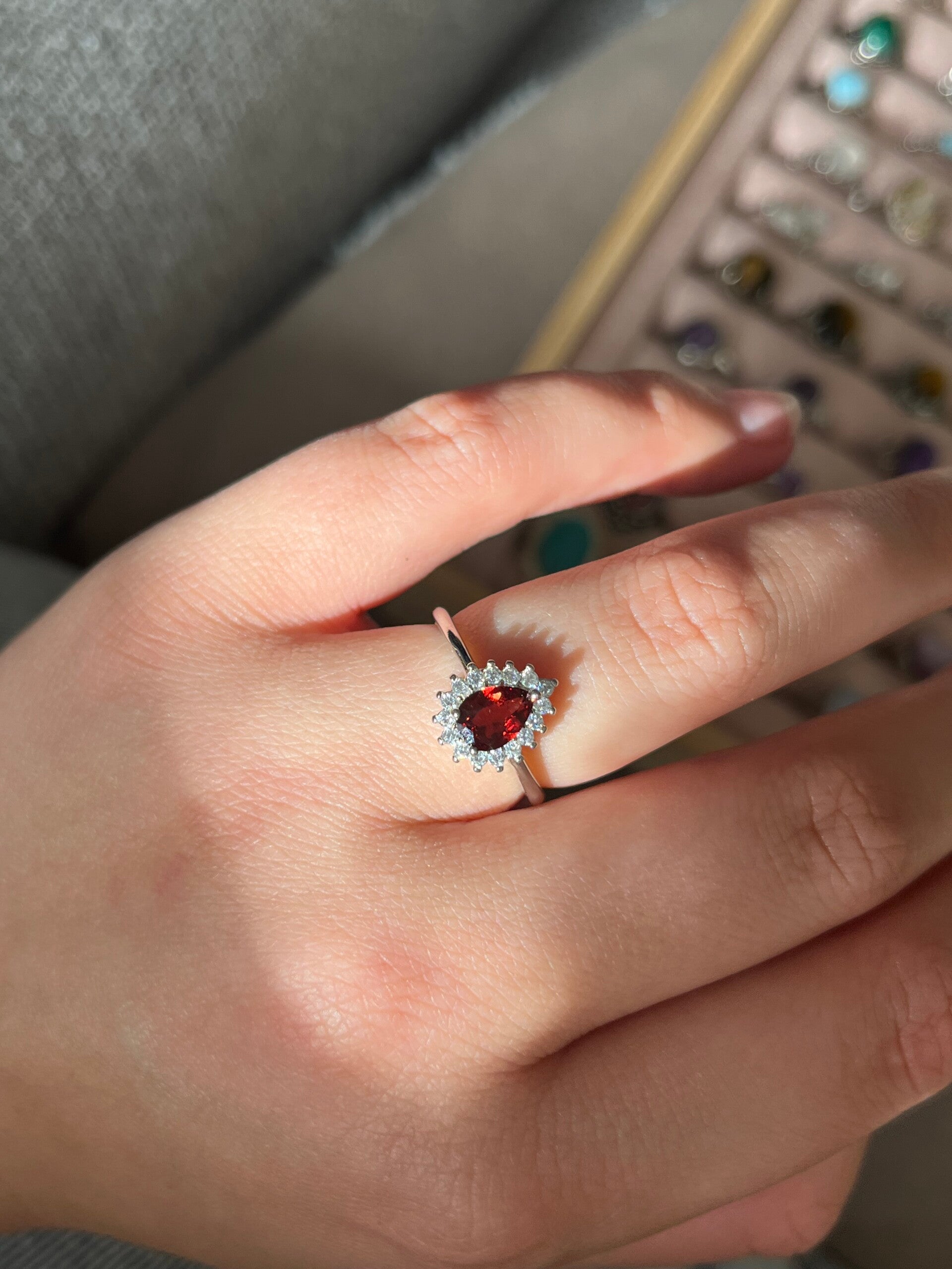 Granaat ring druppel zilverkleurig