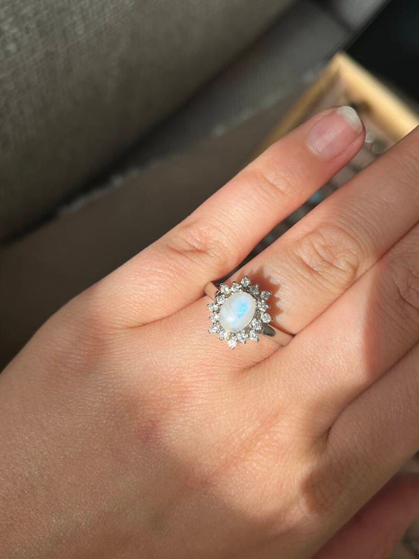 Witte maansteen ring zilverkleurig