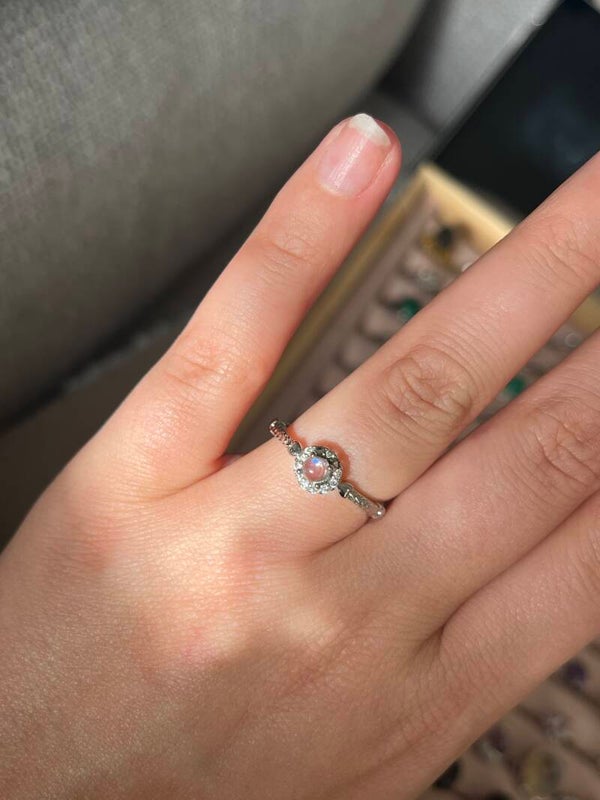 Witte maansteen ring zilverkleurig