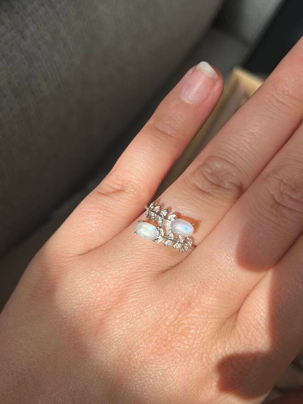 Witte maansteen blad ring zilverkleurig