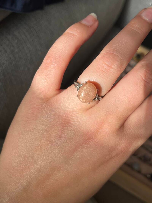 Perzik maansteen ring zilverkleurig