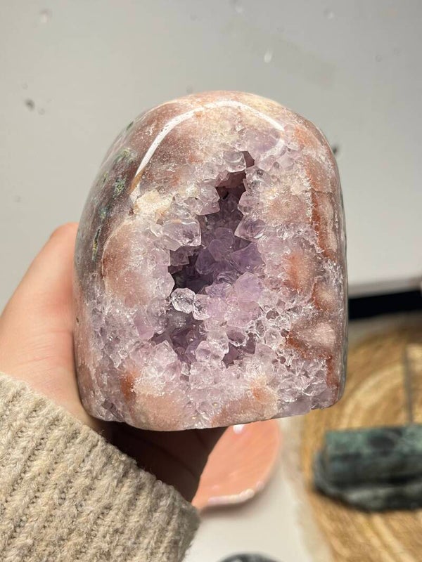 Roze chalcedoon met amethist