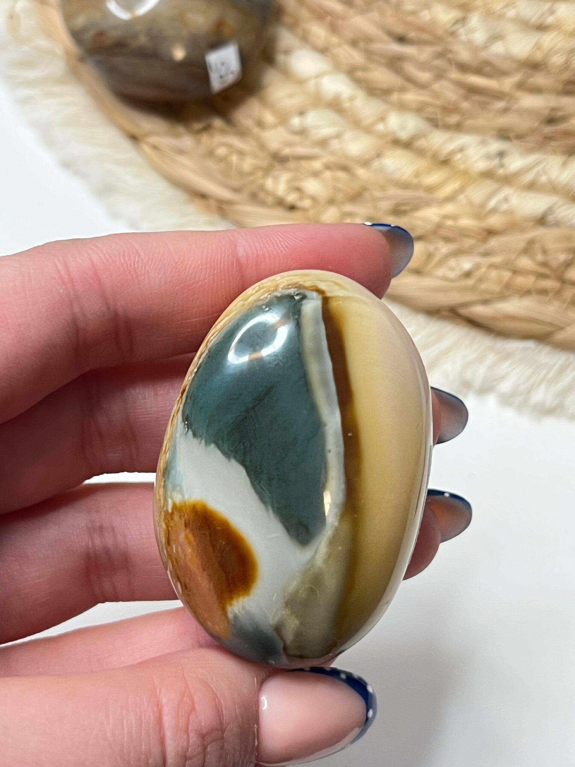 Polychroom jaspis handsteen nr. 2