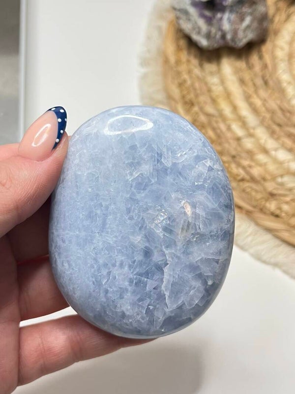 Blauwe calciet handsteen