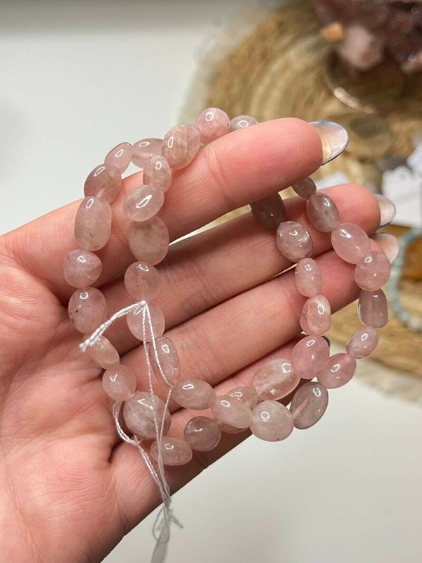 Rozenkwarts armband getrommeld