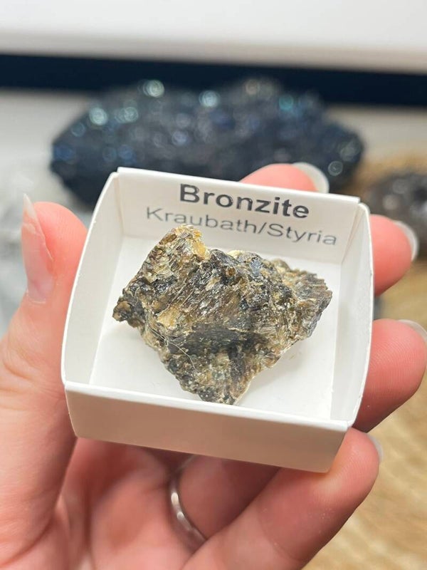 Ruwe bronziet