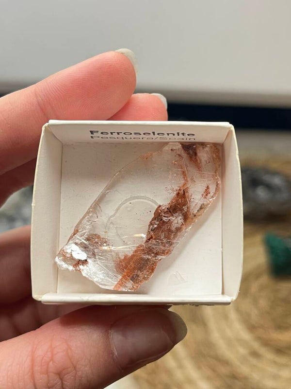 Ferroselenite