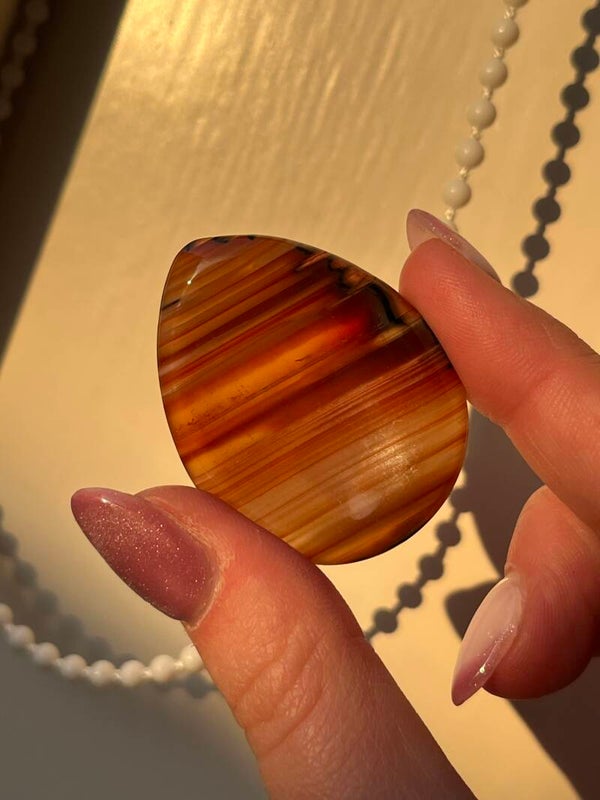 Carneool worry stone
