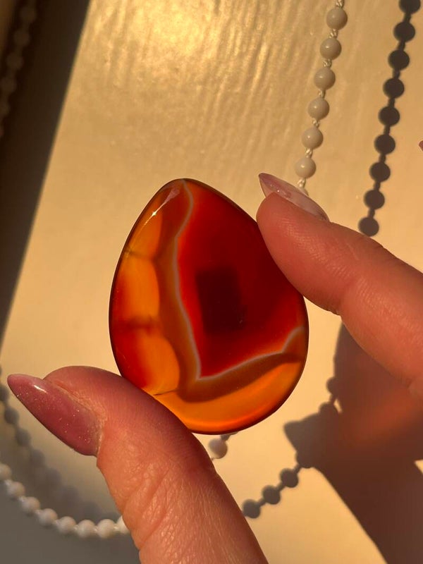 Carneool worry stone