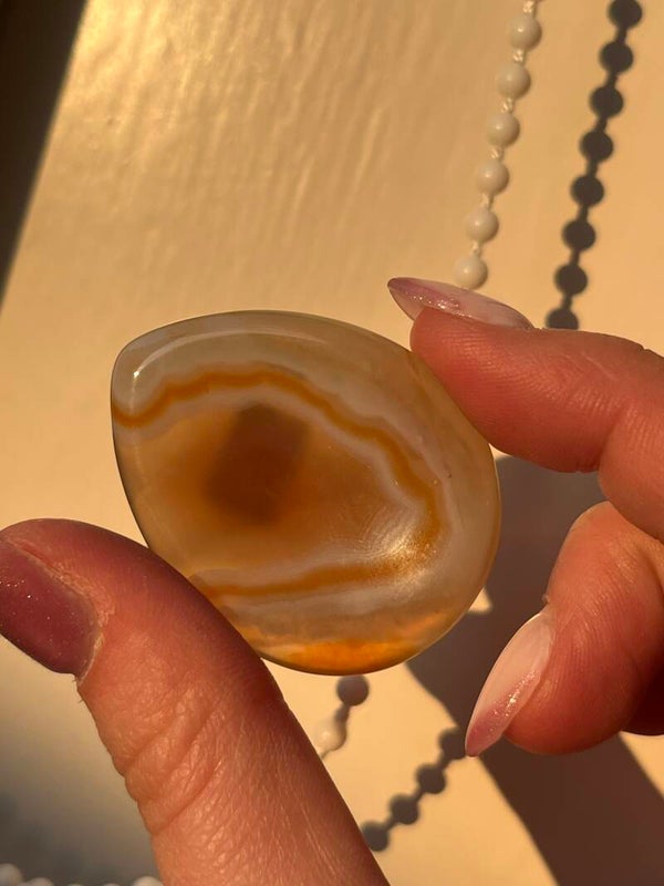 Carneool worry stone