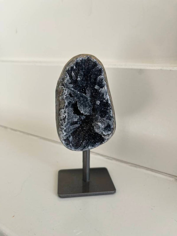 Galaxy amethist op standaard