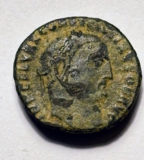 Constantine I from Heraclea (306- 337) - Jupiter Standling left (F)
