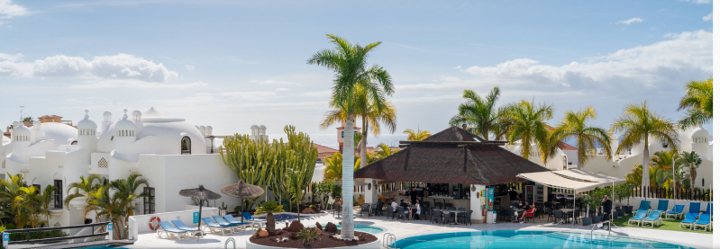 Restaurante, piscina.
