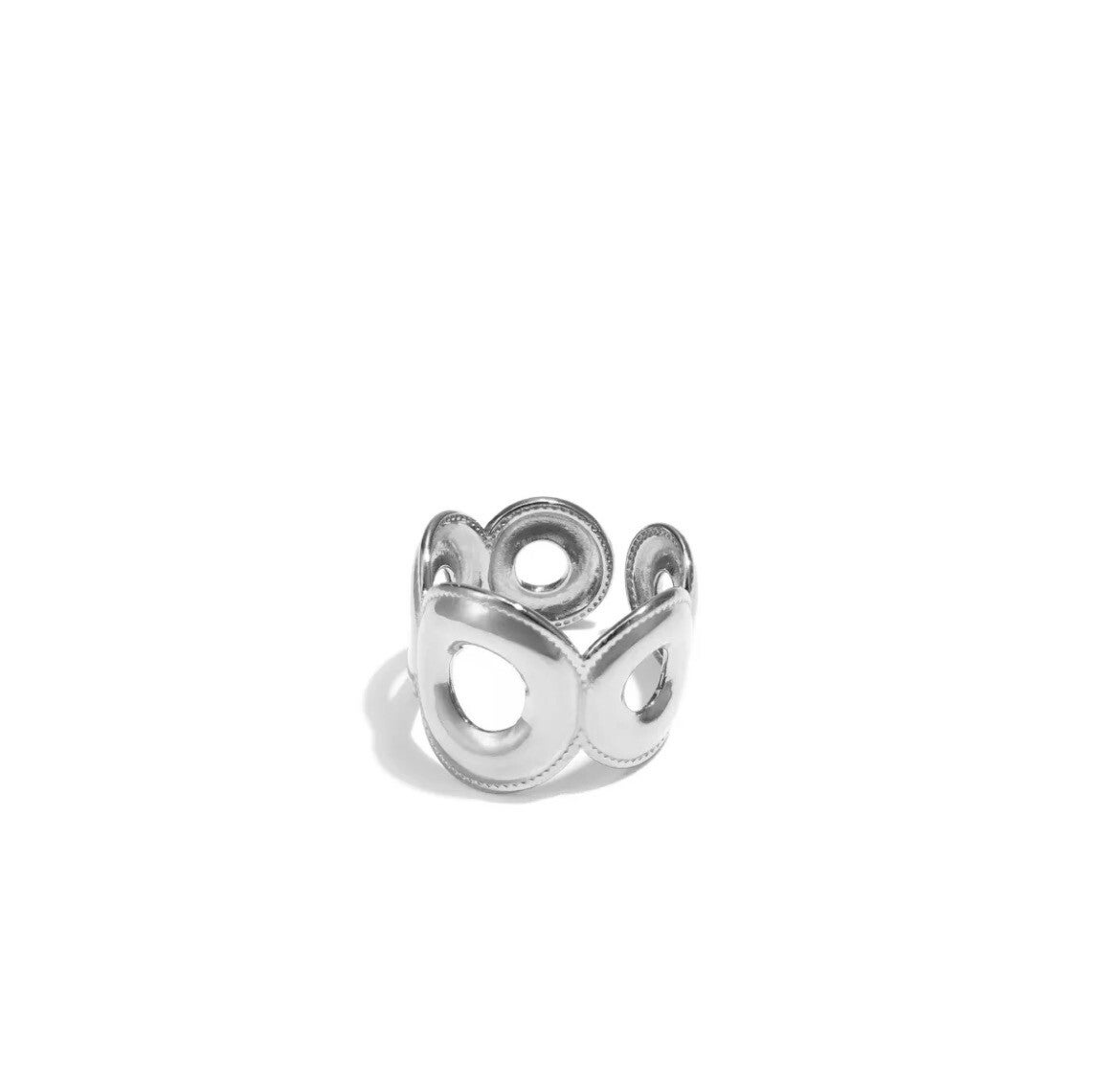 Bold circle ring