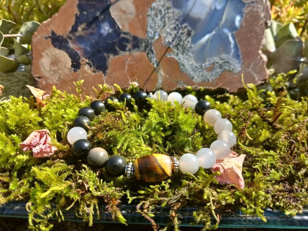 Moonstone, Onyx, and Labradorite Yin Yang Bracelet