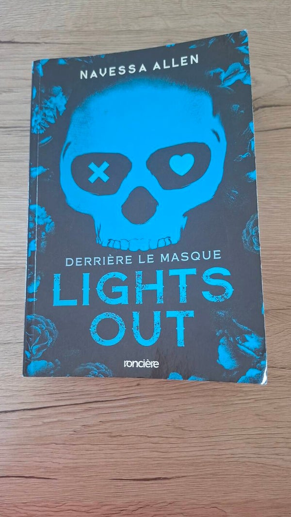 Navessa Allen - Lights out (Attention, Dark romance)