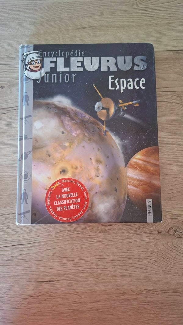 Encyclopédie Fleurus Junior - Espace