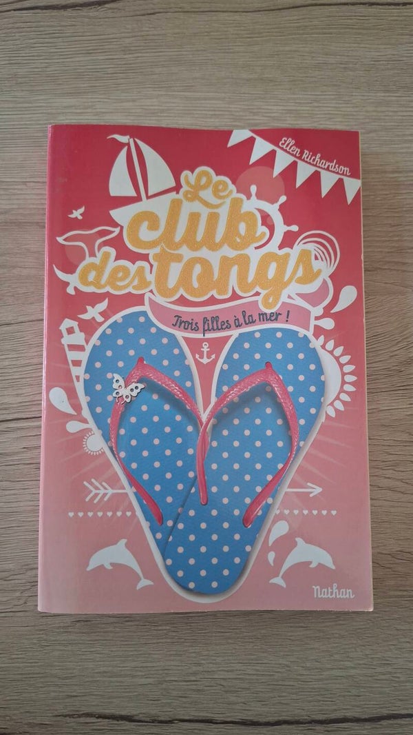 Le club des tongs - Trois filles à la mer