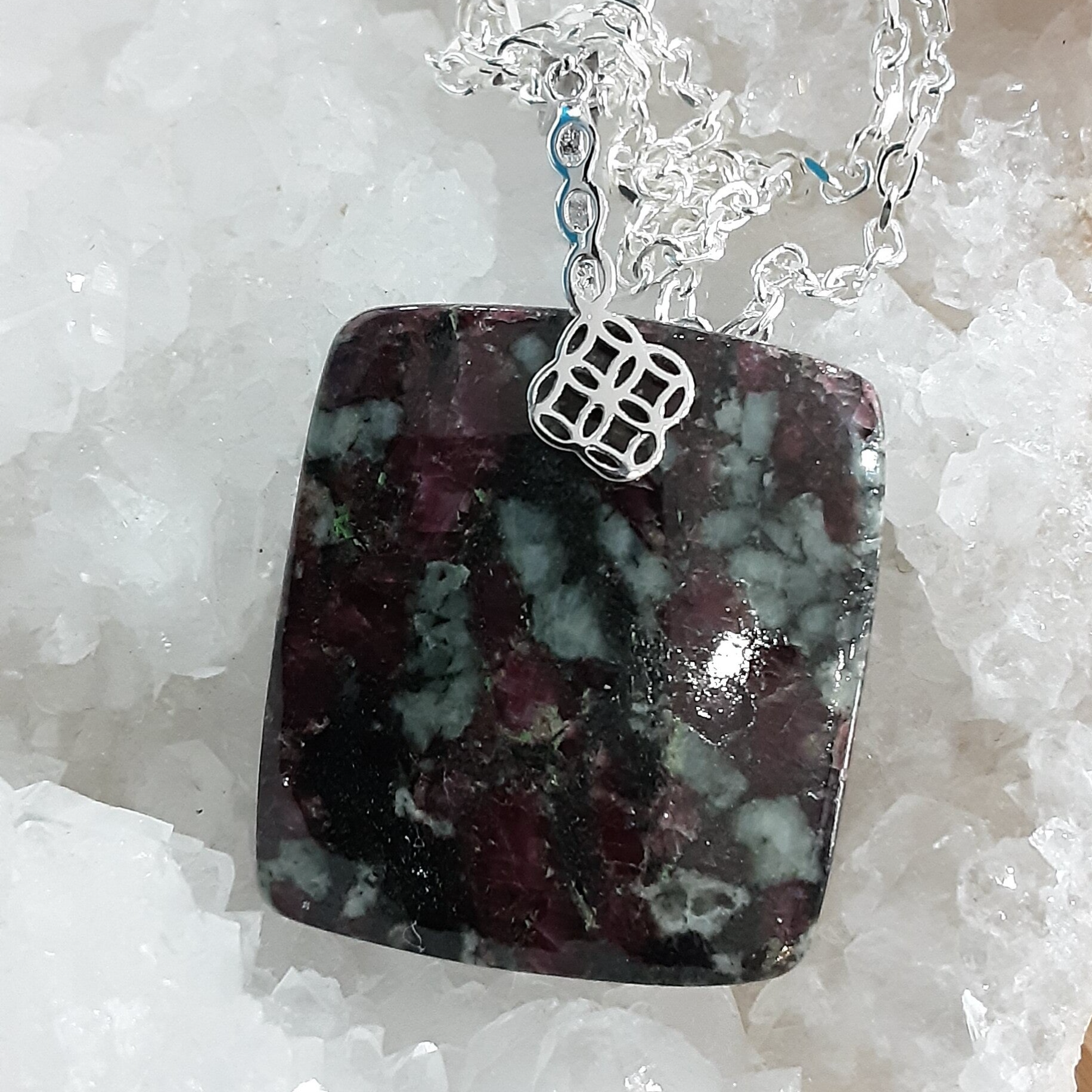 Collier Eudialite & Argent