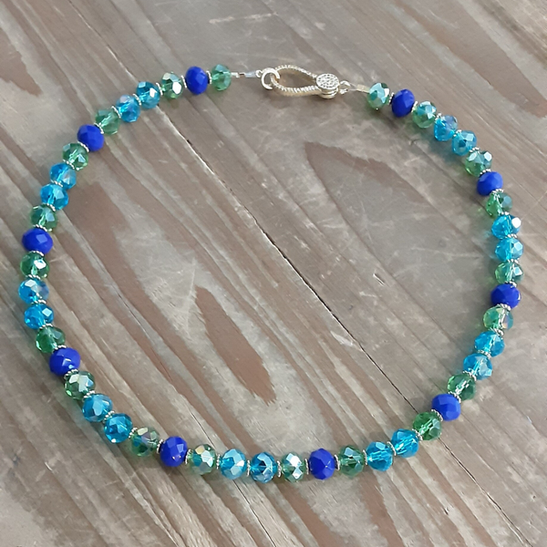 Collier en perles de verre à facettes "Capri"