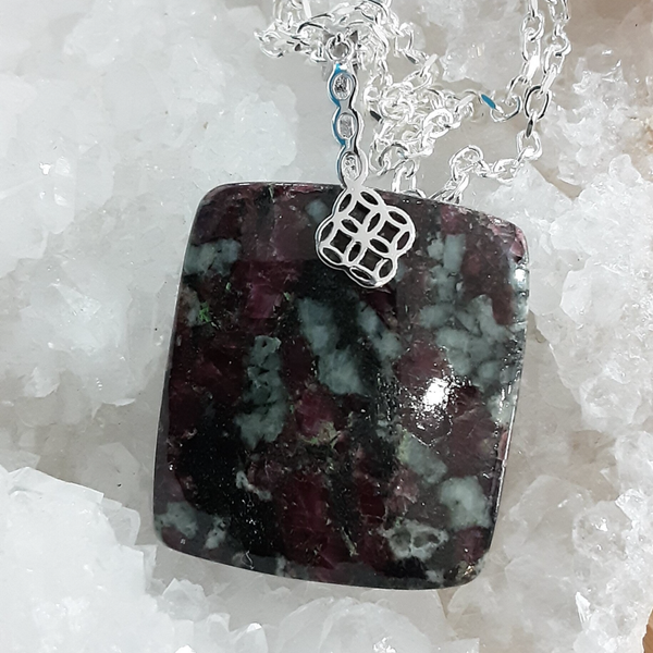 Collier Eudialite & Argent