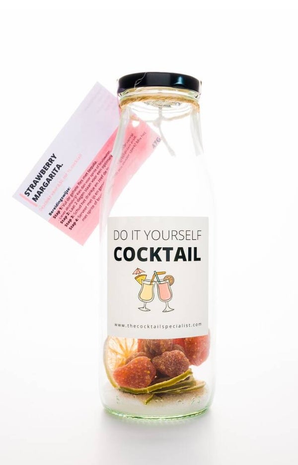 DIY cocktail Strawberry Margarita