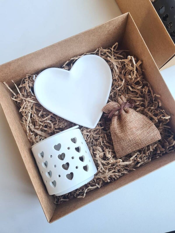 Heart gift box white