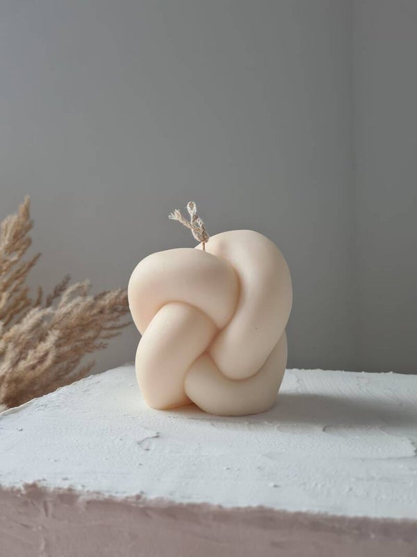 Knot candle