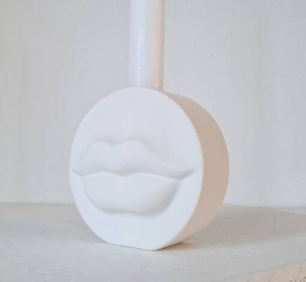 Candlestick lips black and white