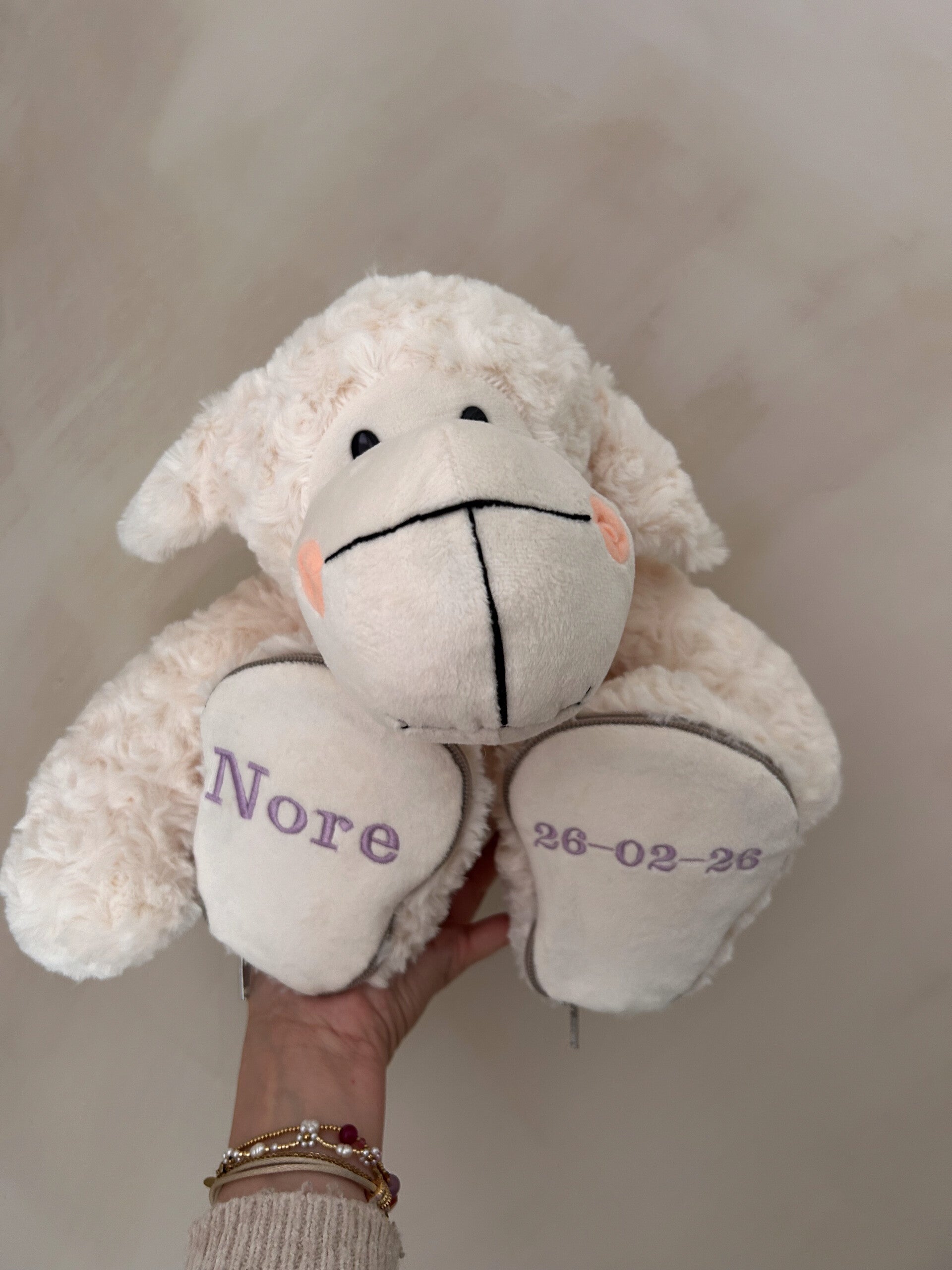 Schaap knuffel met naam & datum - Solemates Funnies