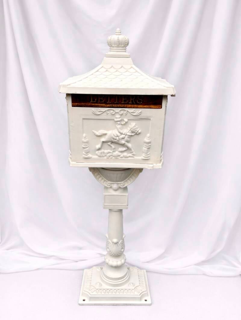3.5ft cast iron post box 