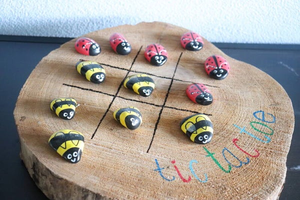 Eikenhouten Tic Tac Toe-spel