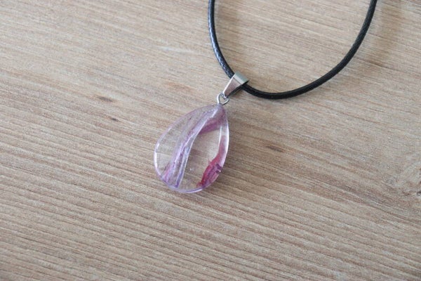Ketting lila met werkje
