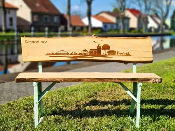 Bank mit Wunschgravur