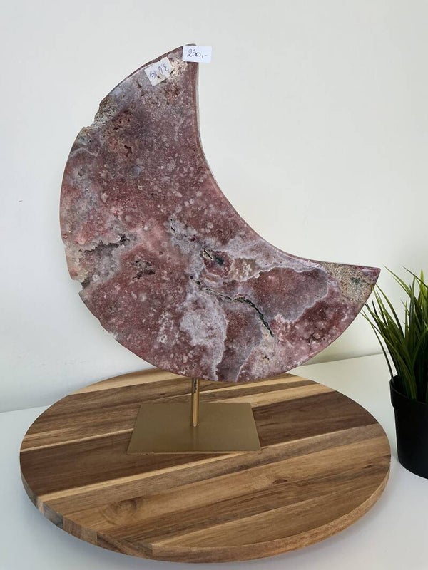 Roze amethist maan op standaard