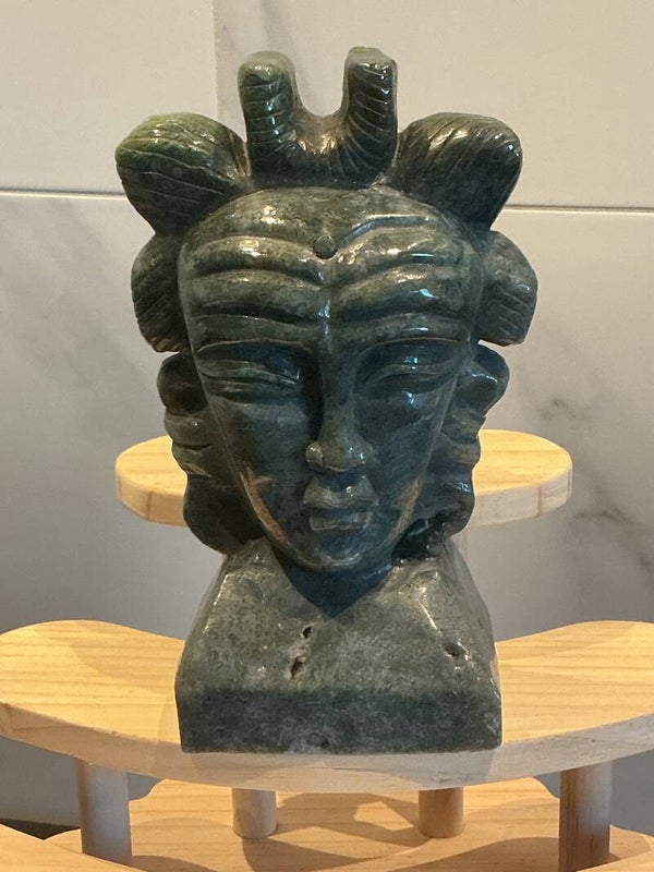 🌿☀️✨ Mosagaat – Maya Zonnegod Carving